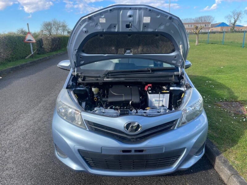 Toyota Vitz 2013 FJ62 HZP