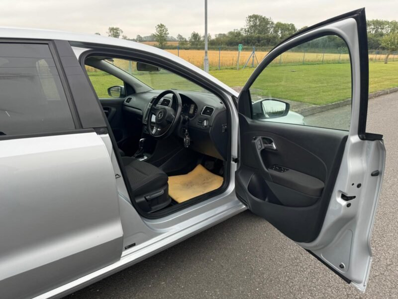 2011 VW POLO FJ11 XLF