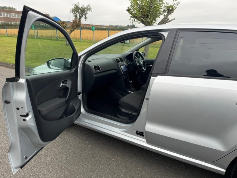 2011 VW POLO FJ11 XLF