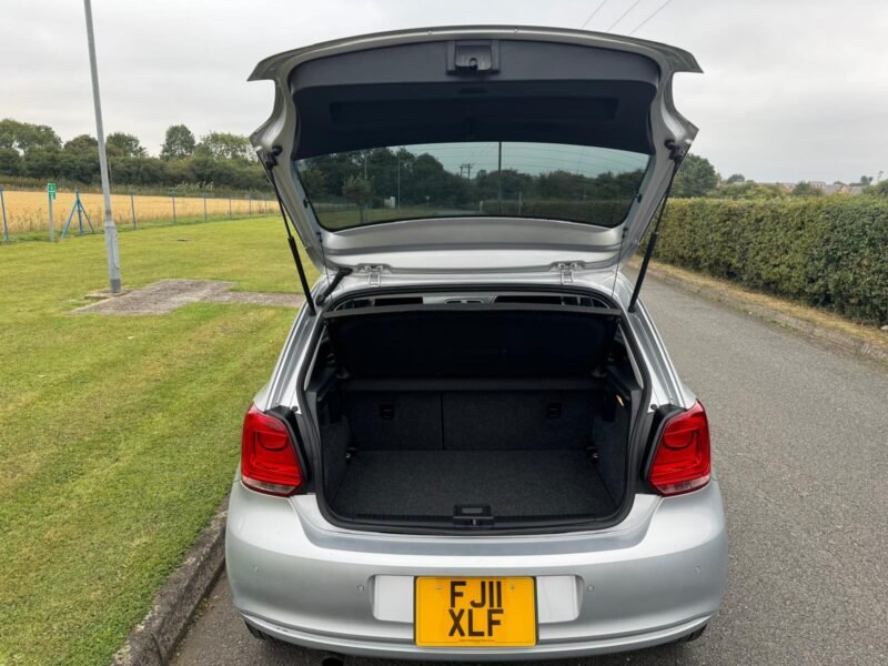 2011 VW POLO FJ11 XLF