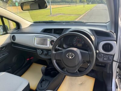 Toyota Vitz/ Yaris 2011 FJ11 XLG