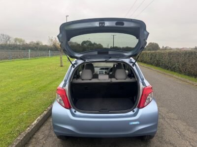 Toyota Vitz Blue FM63 LVY